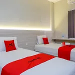 RedDoorz Syariah near PRPP Semarang